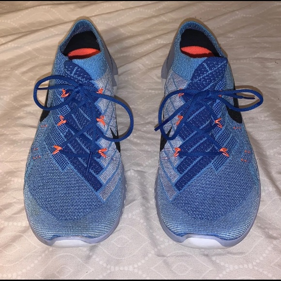 Women’s Nike Running Shoes - Picture 3 of 4